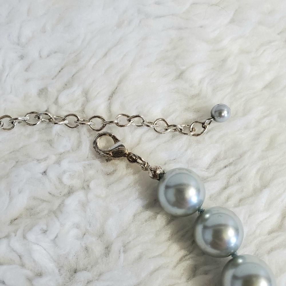 Pearl Necklace & 2 Piece Earrings Set - Picture 9 of 9
